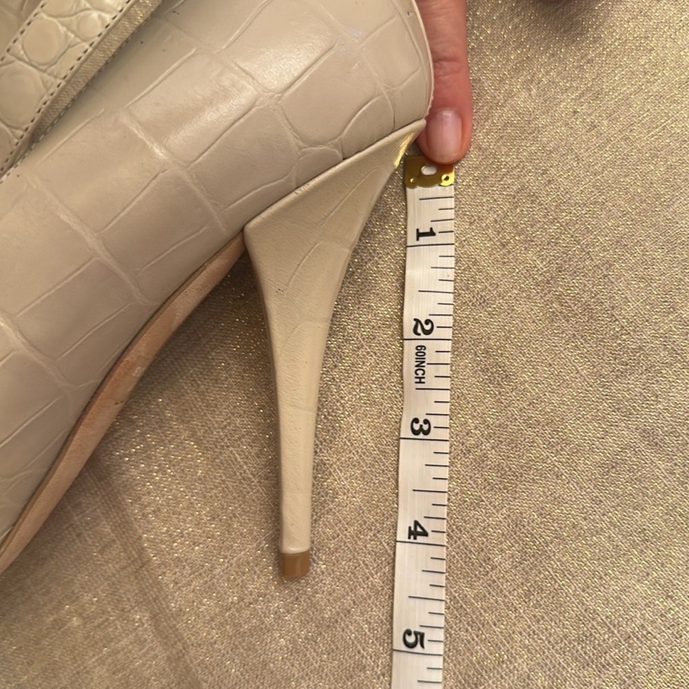 Burberry Beige Croc-Embossed Leather Ankle Strap Heels Size 40/ 9US - Picture 6 of 13